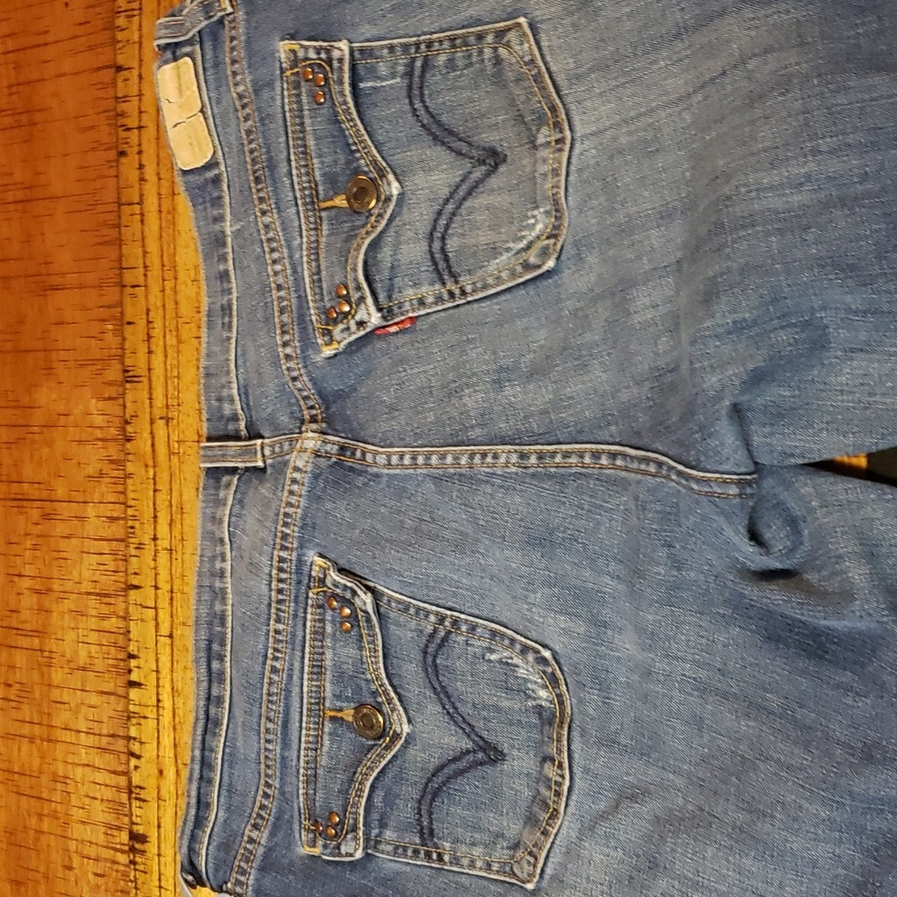Womens vintage distressed boot cut Levi womens jeans - Picture 6 of 6